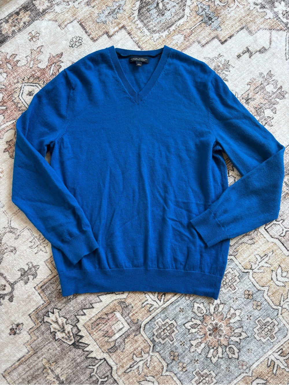Banana Republic 100% Extra fine Merino Wool Men's V-Neck Sweater in Blue